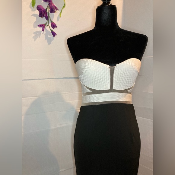 GB Dress Formal Long Black & White with Mesh Details Size:  small  [bb] - Picture 5 of 8